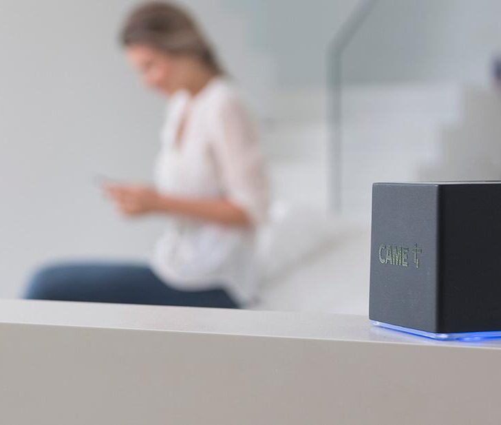 Here is QBE, the CAME device for the management of all smart home automation